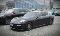 Новый Porsche Panamera 2 - автомобиль без компромиссов