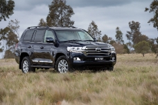 Культовый Toyota Land Cruiser 200