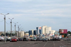 Автомобильный рынок в Малиновке