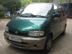 Nissan Serena, 2001 г. в городе КРАСНОДАР