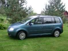 Volkswagen Touran, 2003 г. в городе КРАСНОДАР