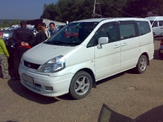 Nissan Serena, 2000 г. в городе КРОПОТКИН