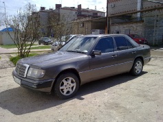 Mercedes-Benz E 250, 1993 г. в городе Абинский район