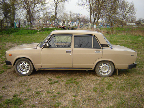 Краска бежевая автомобильная 235 Лада