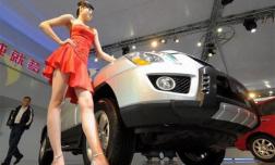 Продажи автомобилей в Китае взлетели почти на 100%