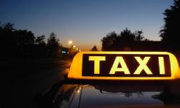 Пьяный сочинский таксист без прав развозил клиентов