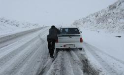 Снегопад в Краснодарском крае парализовал автомобильное движение
