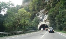 В крупной аварии в тоннеле Сочи погибли двое и пострадали 12 человек