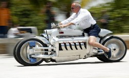 Dodge Tomahawk – самый быстрый мотоцикл в мире!