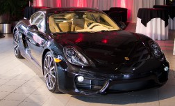 Porsche Cayman – крокодилу Гене посвящается