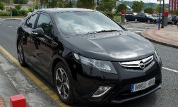 Гибрид Opel в Европе не прижился.