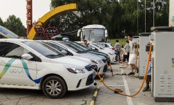 Китай ускоряет строительство сети станций зарядки электромобилей