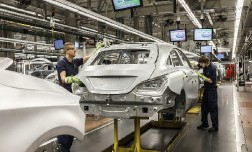 Daimler будет строить автомобили Mercedes на новом заводе в России