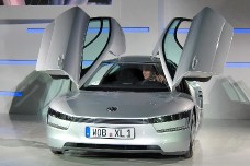 Новинка «Volkswagen XL1» идет в производство.