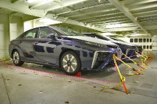 На водородную Toyota Mirai выстроилась огромная очередь