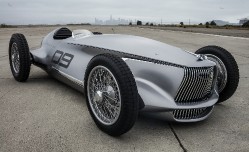 В Infiniti разработали ректрокар с электромотором - Infiniti Prototype 9