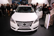 Nissan Sentra — первая информация о будущем бестселлере.