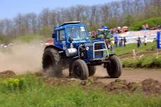 В Ростове-на-Дону прошли гонки на тракторах Белорус