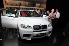 Объявлены цены на обновленные BMW X5 M и X6 M