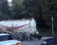 Пьяный водитель Мерседеса на огромной скорости врезался в цементовоз