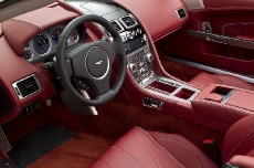 Aston Martin DB9 - хищная буква