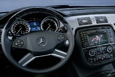 Mercedes R-class - кофе, сливки, сахар