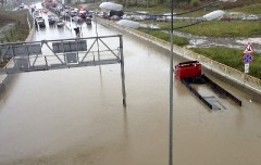 Проливной дождь в Сочи затопил весь город