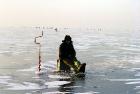 В Ейске спасатели ищут трех рыбаков