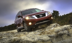 Nissan Pathfinder – вездеход, следопыт и джентльмен в одном кузове