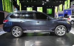 Обновленный Nissan Pathfinder 2013