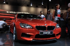 Новые BMW M6 на автосалоне ММАС 2012