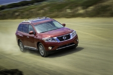 Nissan Pathfinder – вездеход, следопыт и джентльмен в одном кузове