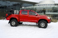 Неразрушимый Toyota Hilux