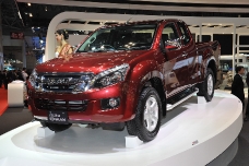 Isuzu D-Max: такие размеры вам и не снились!