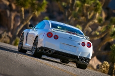 Первый тест трассовой версии Nissan GT-R 2014