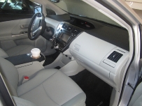 Toyota Prius v Five модель 2012