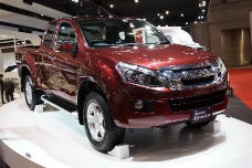 Isuzu D-Max: такие размеры вам и не снились!