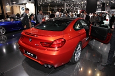 Новые BMW M6 на автосалоне ММАС 2012