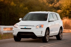 Toyota RAV4 EV – уникальный кроссовер компании Toyota